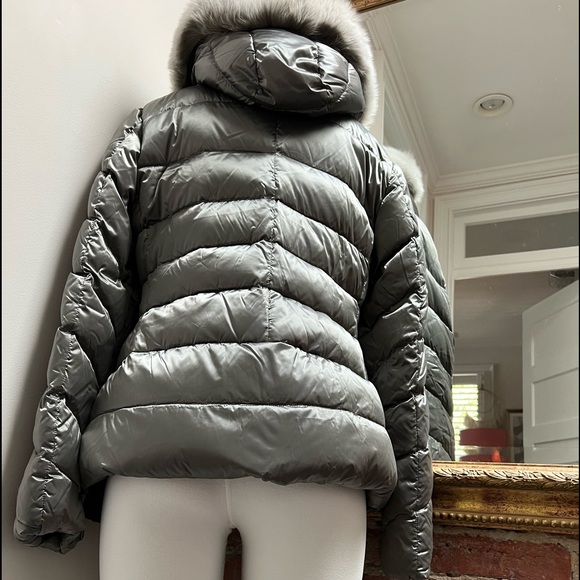 MAXIMILIAN silver fur coat - Picture 8 of 16